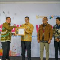 Dukung Sensus Ekonomi 2026, PT JIEP Raih Penghargaan Mitra Terbaik BPS Jakarta