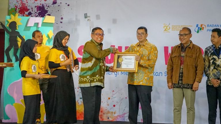 Dukung Sensus Ekonomi 2026, PT JIEP Raih Penghargaan Mitra Terbaik BPS Jakarta