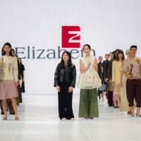 ‎Elizabeth Eksplorasi Material Tas Jadi Busana Lewat Koleksi Terbaru di JFW 2027