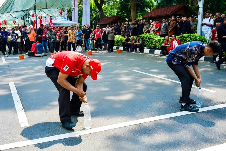 Artha Graha Peduli (AGP) bersama Artha Graha Network (AGN) mengadakan berbagai macam lomba di SCBD Jakarta dalam rangka memperingati HUT ke-80 RI