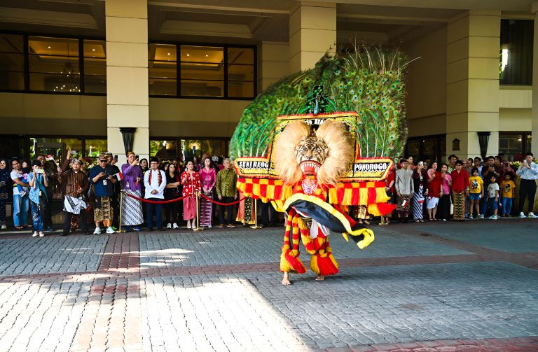 Pawai Nusantara di Hotel Borobudur Jakarta pada Minggu (17/8/2025) turut dimeriahkan oleh penampilan Reog Ponorogo yang disambut antusias oleh para penonton