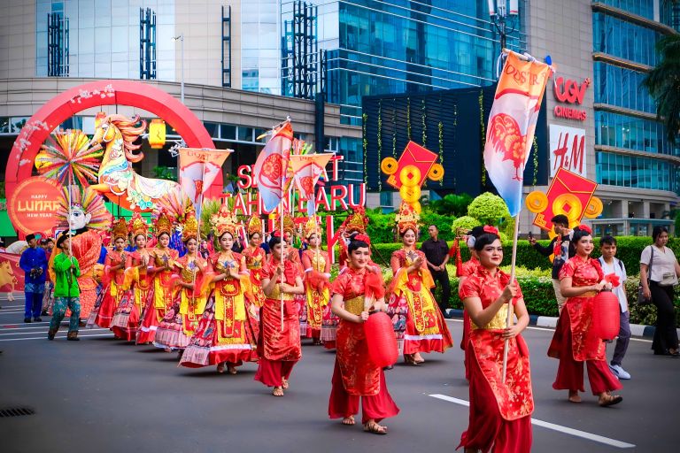Sebanyak 80 UMKM binaan SCBD turut meramaikan Lunar New Year Market dengan menghadirkan kuliner khas Lunar New Year dan hidangan Nusantara