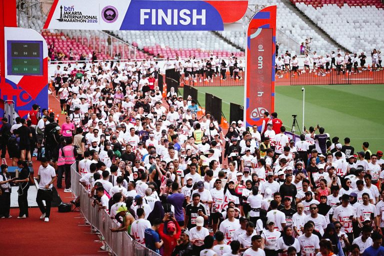 Untuk kategori Marathon Nasional Putra, Robi Syanturi berhasil menjadi juara dengan catatan waktu 2 jam 27 menit 58 detik, mengungguli Nofeldi Petingko (2:28:20) dan Sedilta Pilon Nubatonis (2:33:20)
