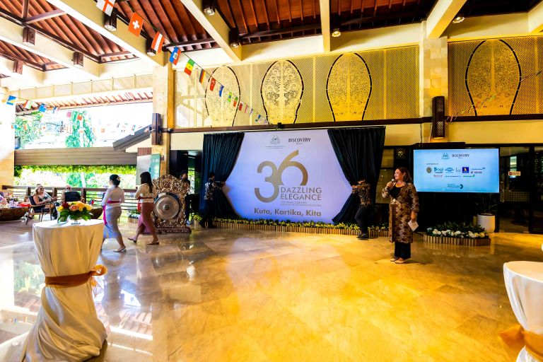Kegiatan anniversary menghadirkan berbagai program yang melibatkan masyarakat mulai dari hiburan, promosi khusus, aktivasi UMKM, kegiatan komunitas, pengalaman budaya, hingga program corporate social sustainability responsibility (CSSR)