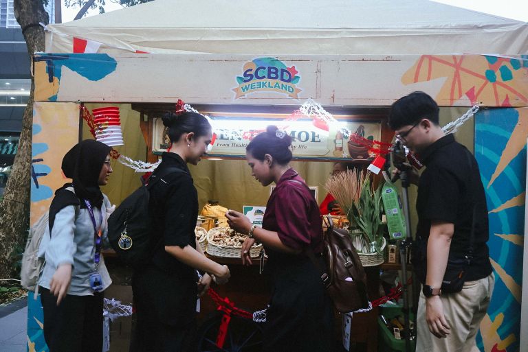 Harmoni Kemerdekaan menjadi ruang untuk memperkenalkan UMKM binaan SCBD Weekland kepada masyarakat